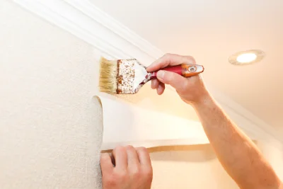 Pose de papier peint à Coussay — revêtements muraux et toiles de verre